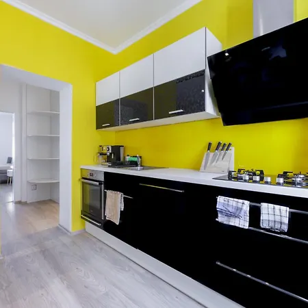 Stylish Centre Tgm דירה קרלובי וארי