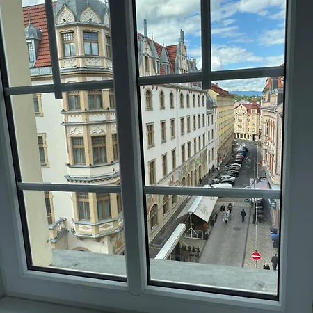 公寓 Stylish Centre Tgm 卡罗维发利